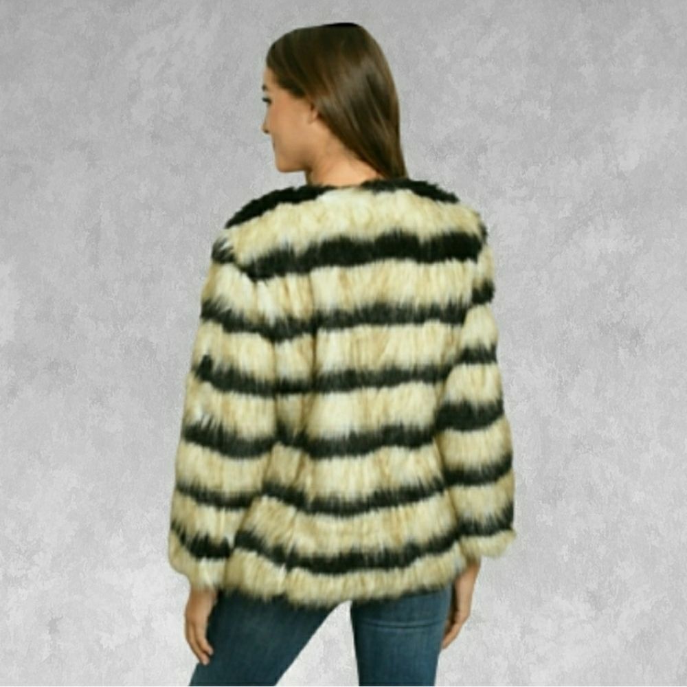 FAUX FUR STRIPED COAT - Picture 5 of 7